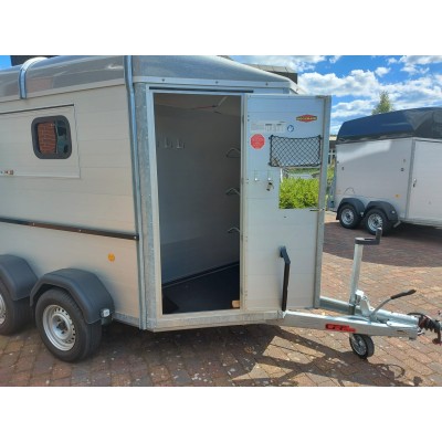 Trailer trasporto cavalli Traveller W3 per tre cavalli