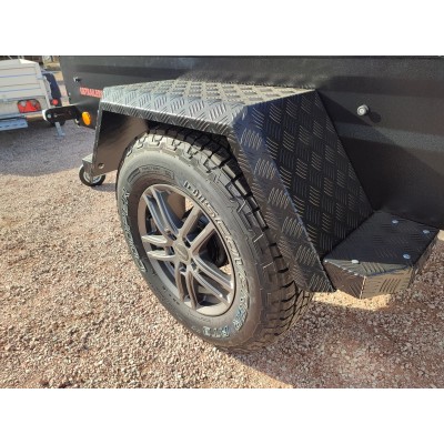 Carrello rimorchio auto Off-Road 4x4 con cerchi in lega