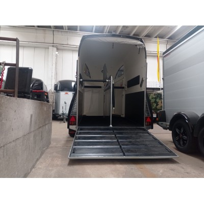 Trailer Trasporto cavalli Boeckmann Comfort in Vetroresina  due posti